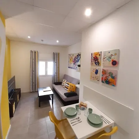The Yellow Corner Apartman